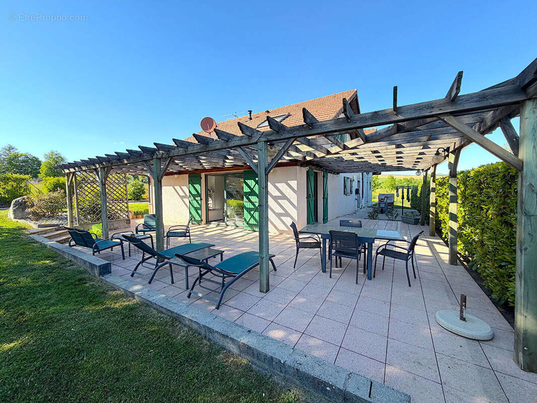 Maison à BASSY