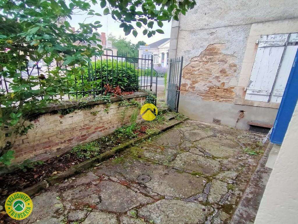 Maison à SAINTE-SEVERE-SUR-INDRE