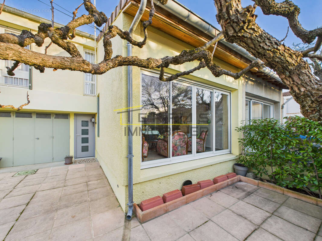 Maison à VALREAS