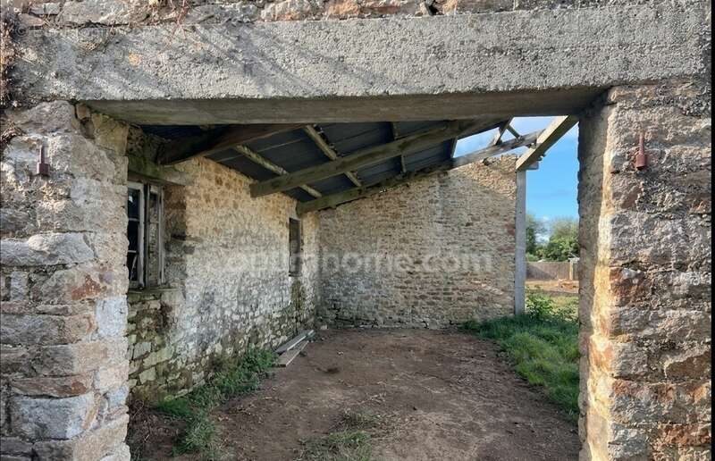 Terrain à bâtir de 830 m2 viabilisé avec bâtisses en pierre à rénover à Tourch (29) - photo 2