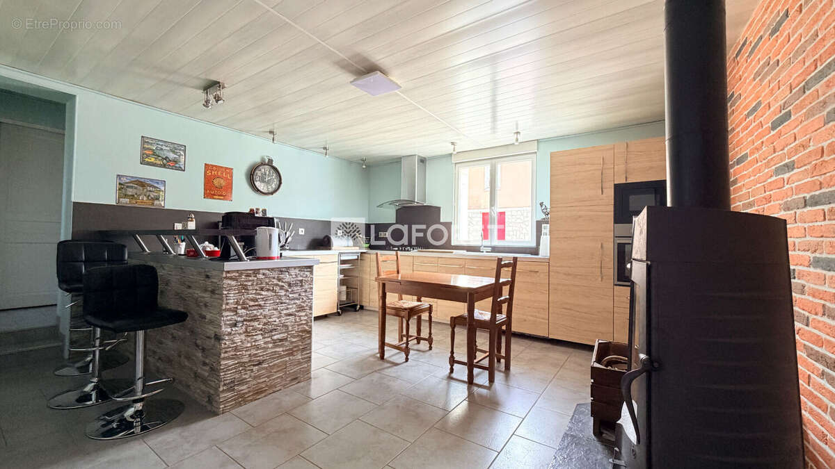 Maison à DOMMARTIN-VARIMONT