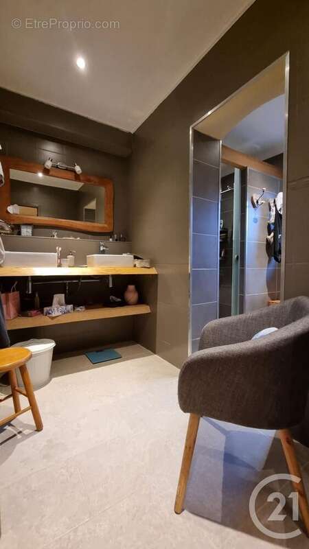 Maison à NEUILLY-LE-REAL