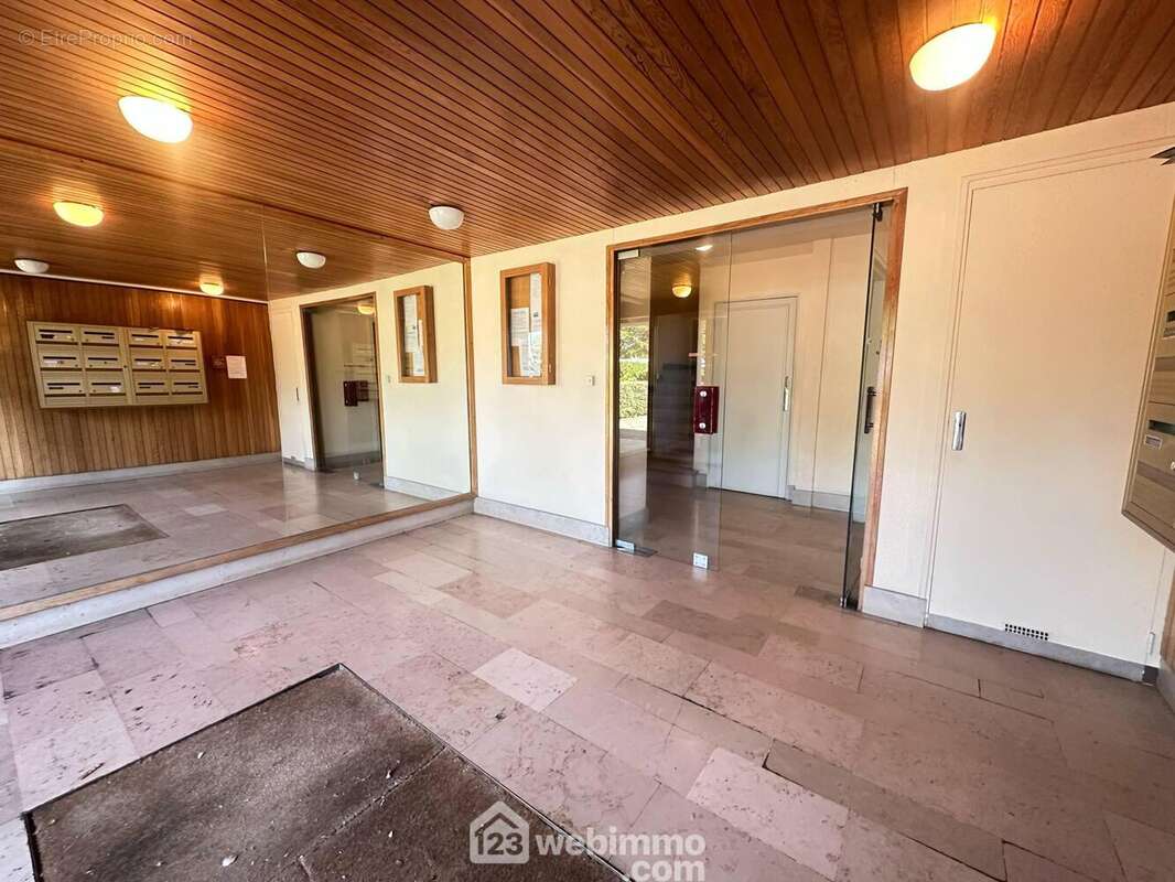 Découvrons l'appartement vendu loué d'une surface habitable de 72 m²