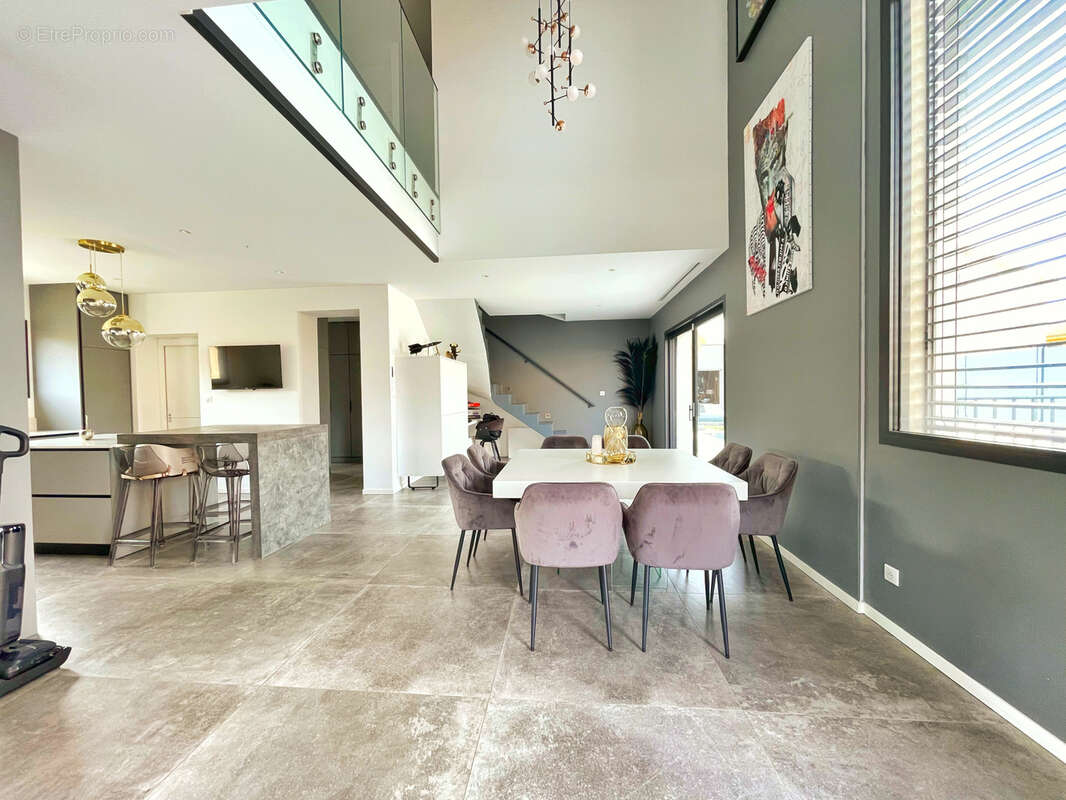 Maison à MIONS
