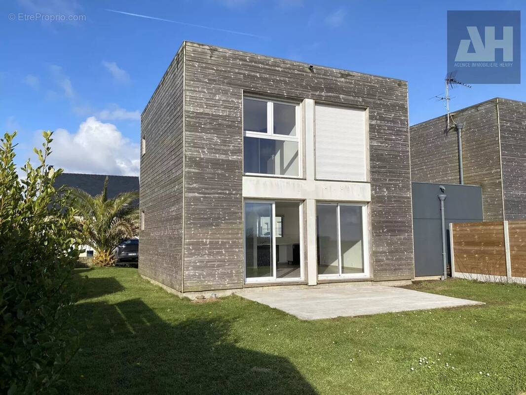 Maison à PLOUGONVELIN