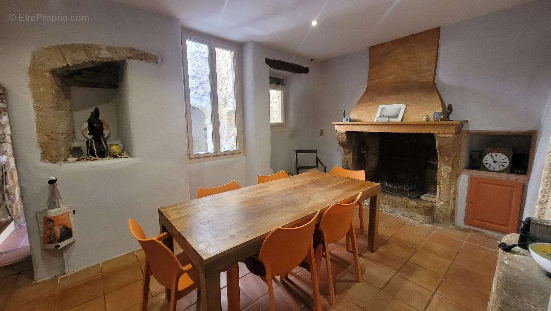 Maison à COURTHEZON