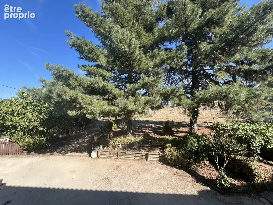 Maison  en pierre 170 m2 avec 8 000 m2 de terrain à saint georges les bains ( 07800) - photo 6