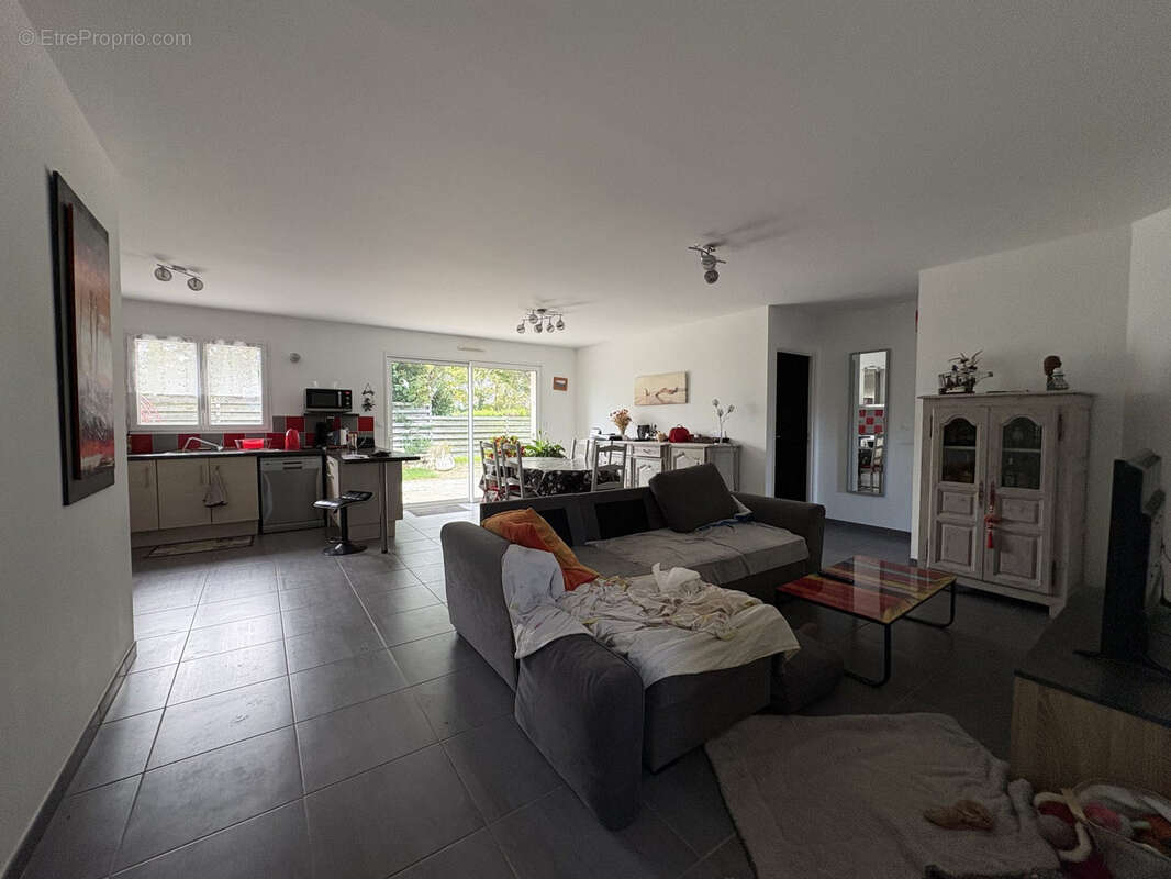 Maison à SAINT-SAUVEUR-D'AUNIS