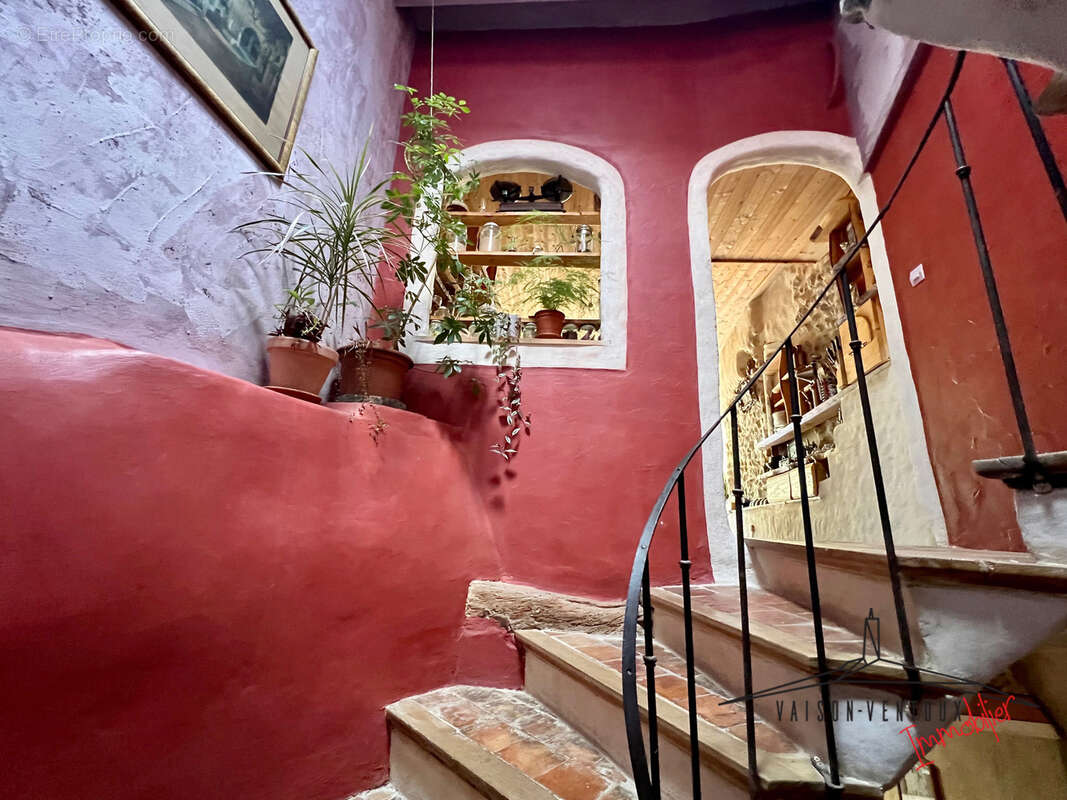 Maison de Village avec terrasse et appartement - photo 6