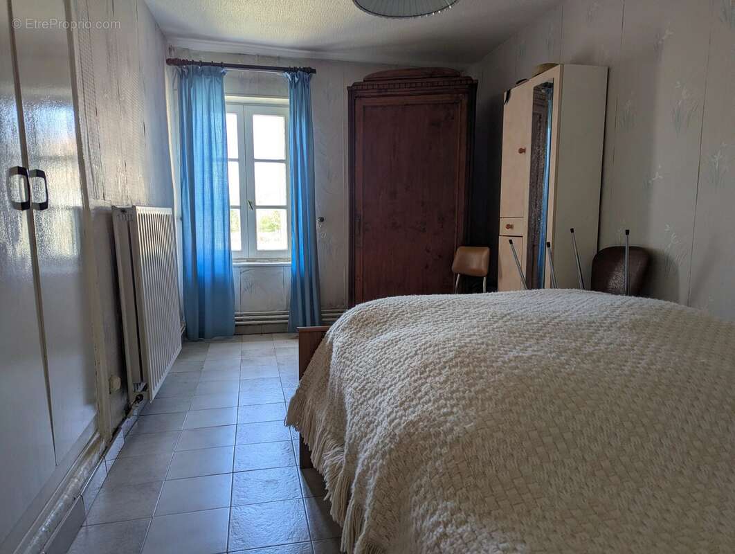 Maison à COULONGES