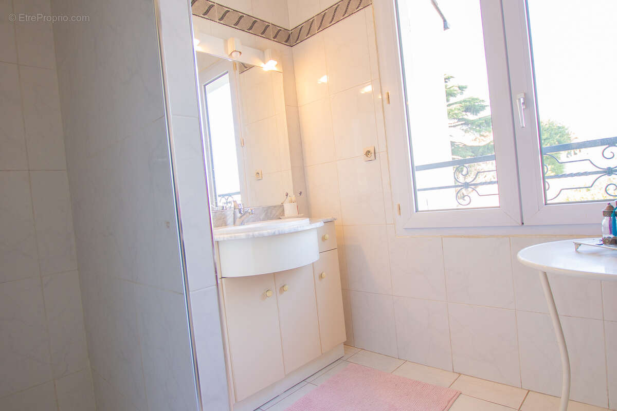 Maison à VILLENEUVE-LE-ROI