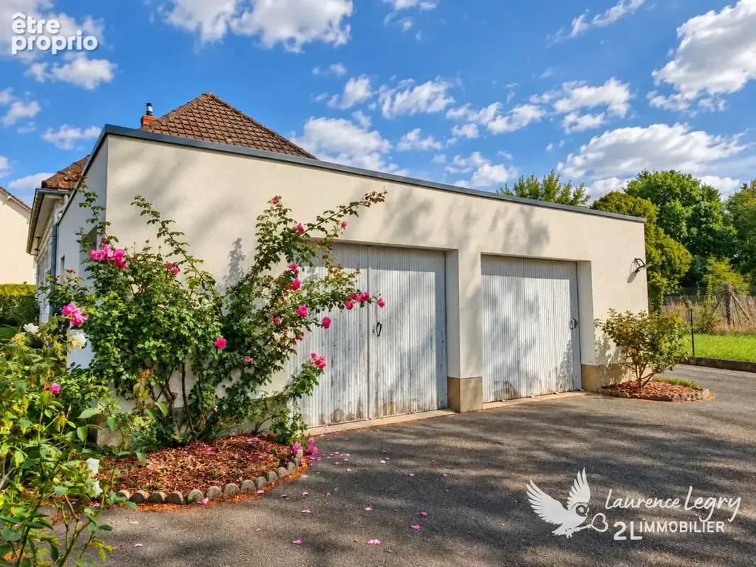 Maison 136 m² à Teloché  2 chambres plain-pied  jardin 736 m²  double garage - Commerces à pieds - photo 14