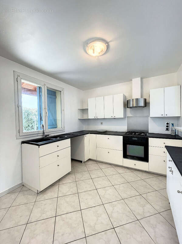 Maison Caissargues 5 pièce(s) 122.17 m2 - photo 6