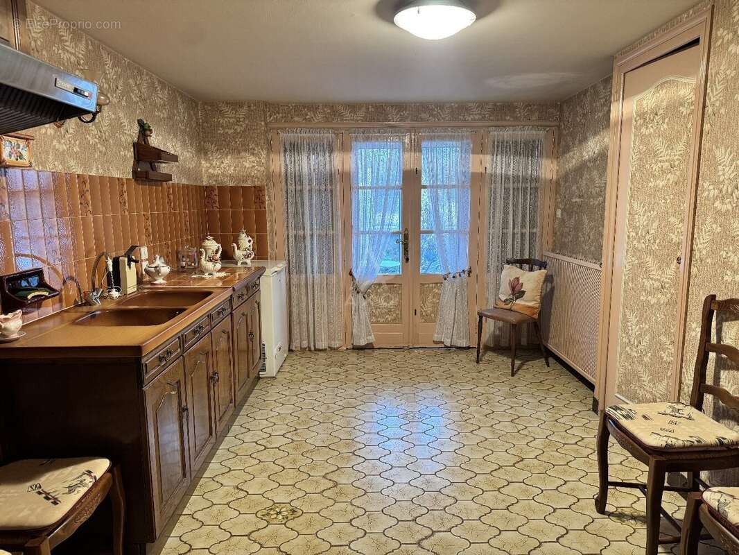 Maison à SAINT-YRIEIX-SUR-CHARENTE