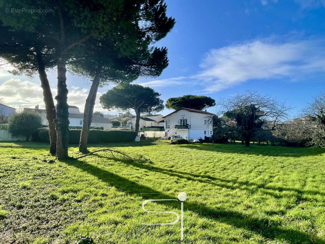 Terrain à SAINT-PALAIS-SUR-MER