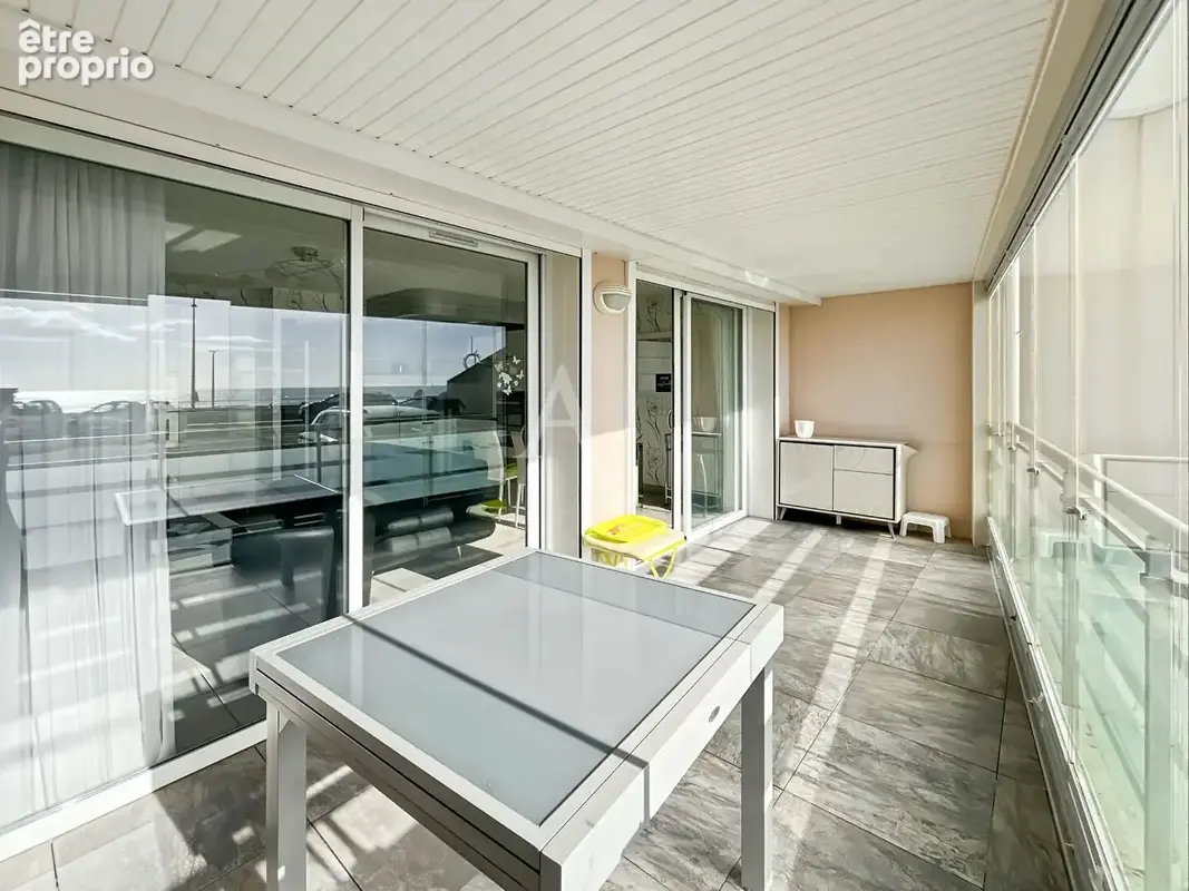 Appartement  3 pièce(s)  face mer avec 2 parkings et cave - photo 11