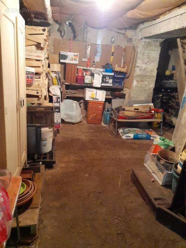 Maison à MONTGIVRAY