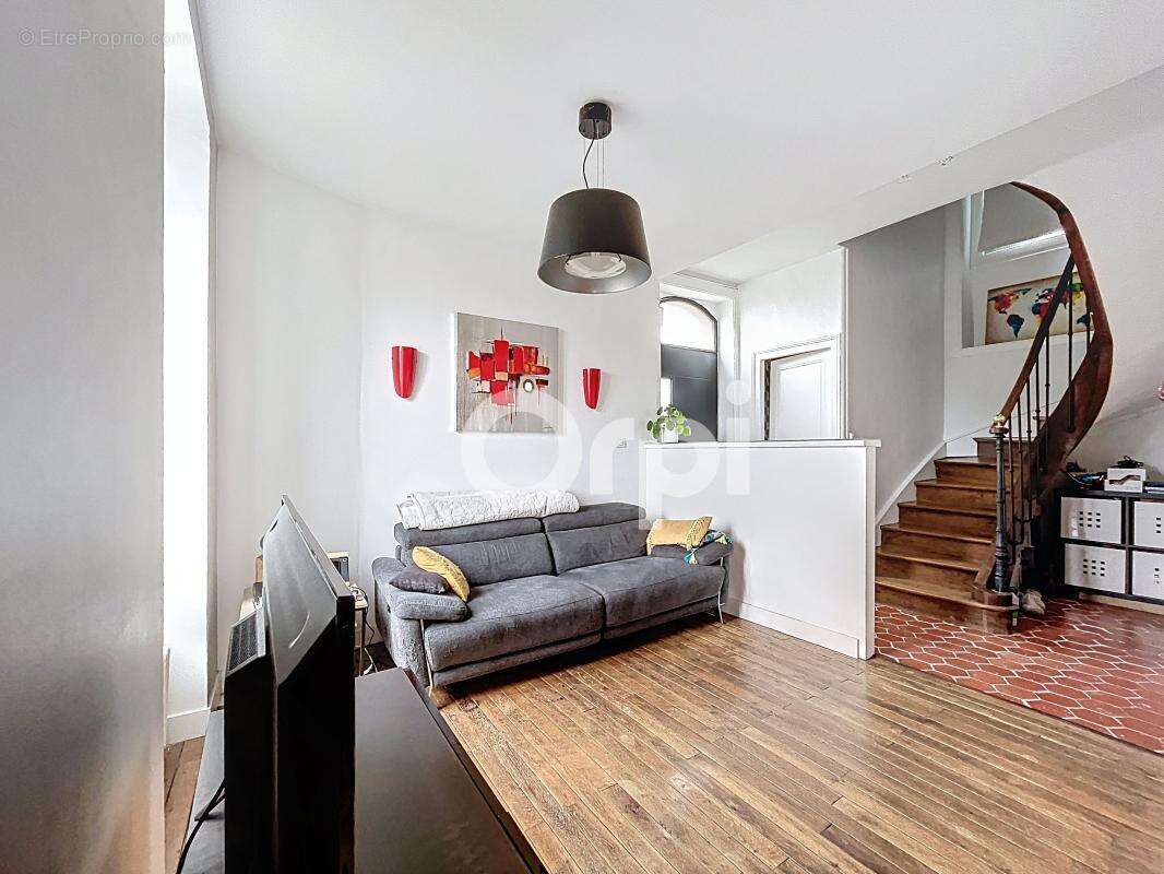 Maison à ALLASSAC