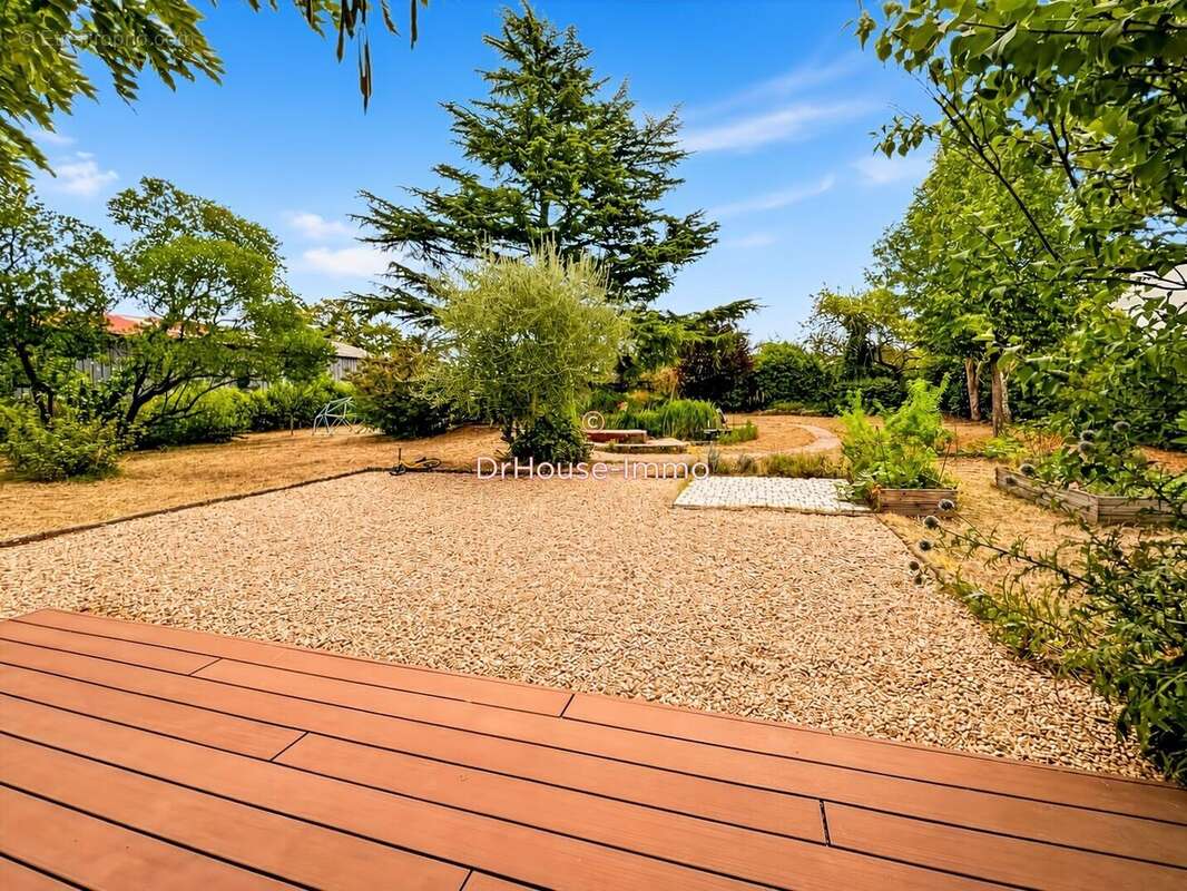 Maison 205 m² à Gond-Pontouvre  - photo 22