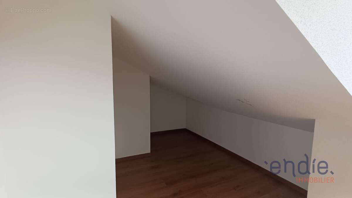 ROSENAU  Superbe appartement 3 pièces au dernier étage  62,13 m² habitables et 91,48 m² au sol - photo 8