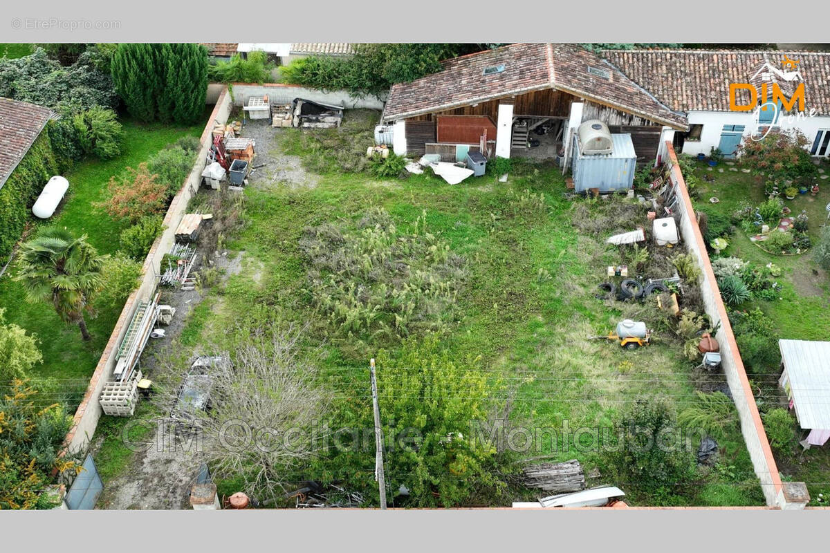 Terrain à SAINT-PORQUIER