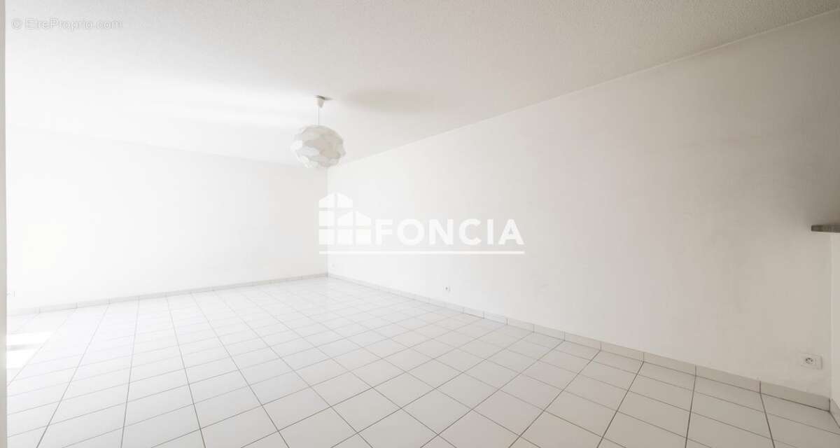 Appartement à VILLENAVE-D&#039;ORNON