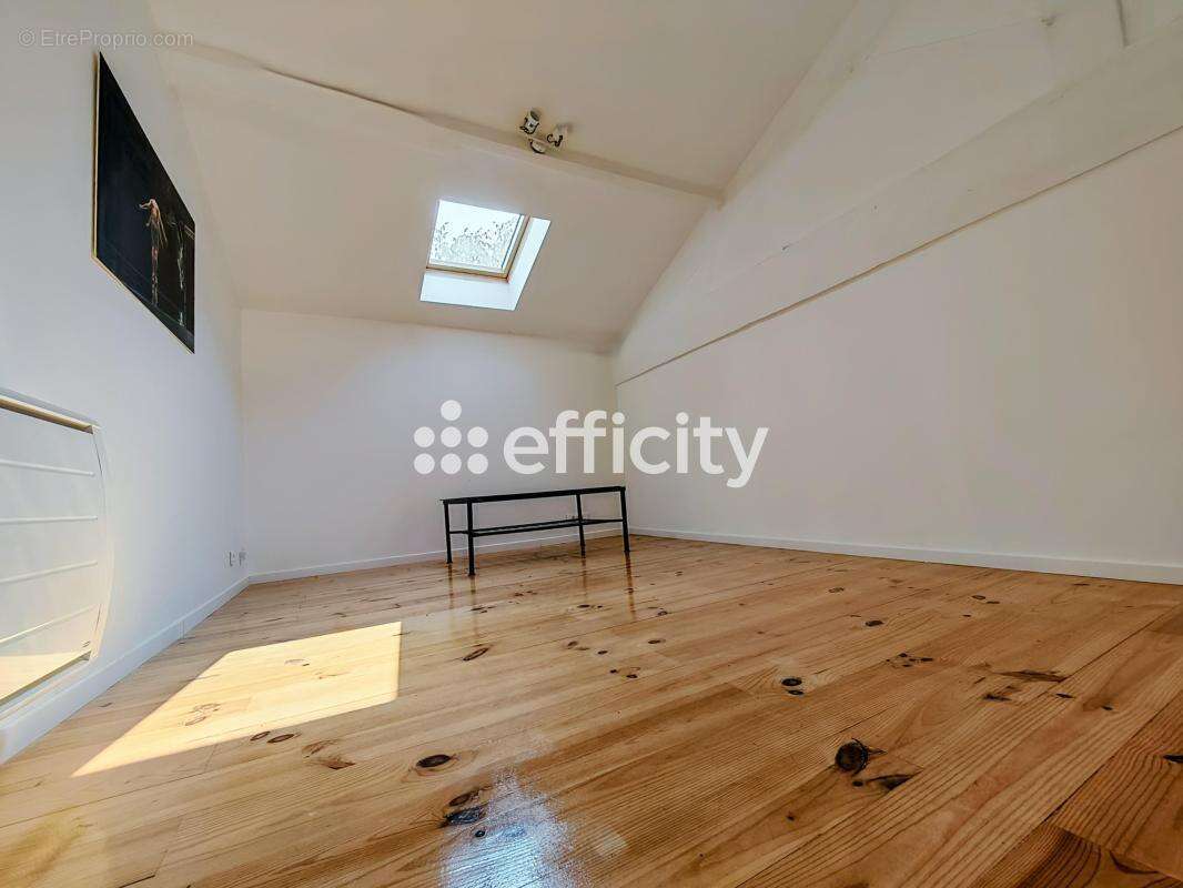 Maison 175 m² à Berson  - photo 15