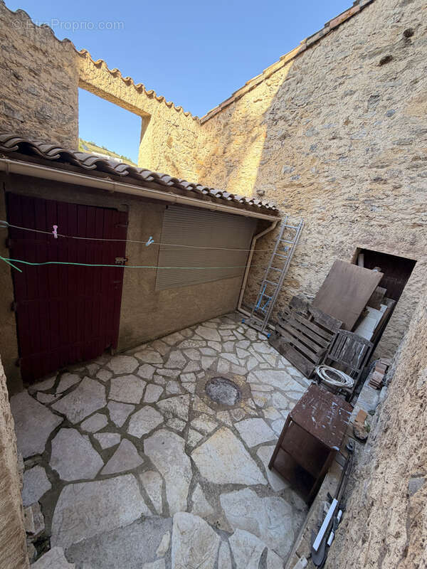 Maison à VILLENEUVE-LES-CORBIERES