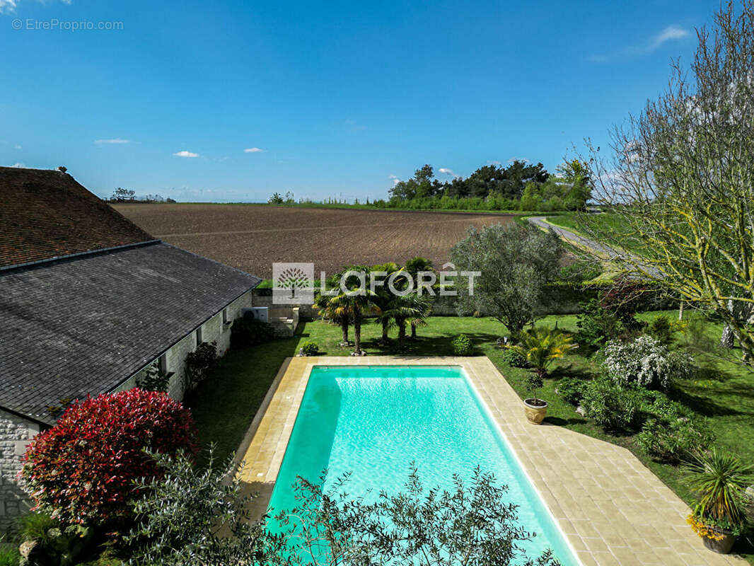 Maison à VERNEUIL-LE-CHATEAU