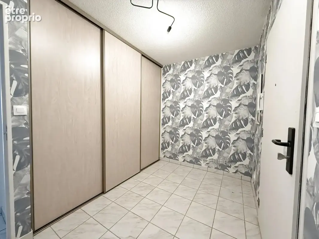A vendre: T2 en centre-ville de THONON - photo 5