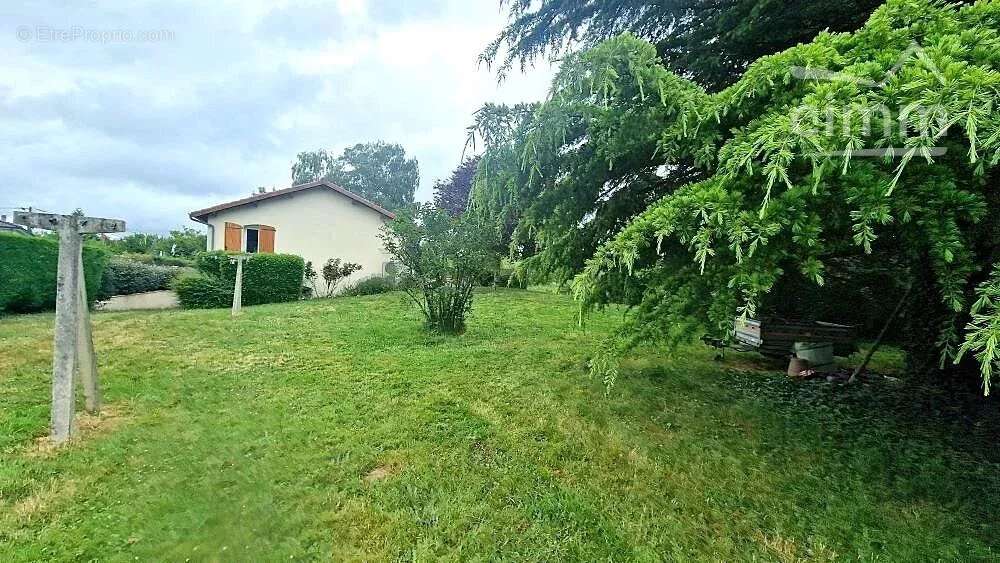 Maison à SAINT-JUNIEN