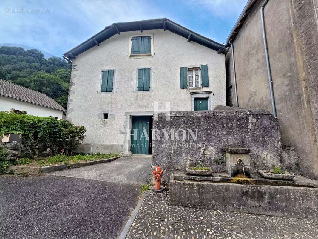 Harmon à vendre : Charmante maison de village à Cette-Eygun, 108 m² - photo 12