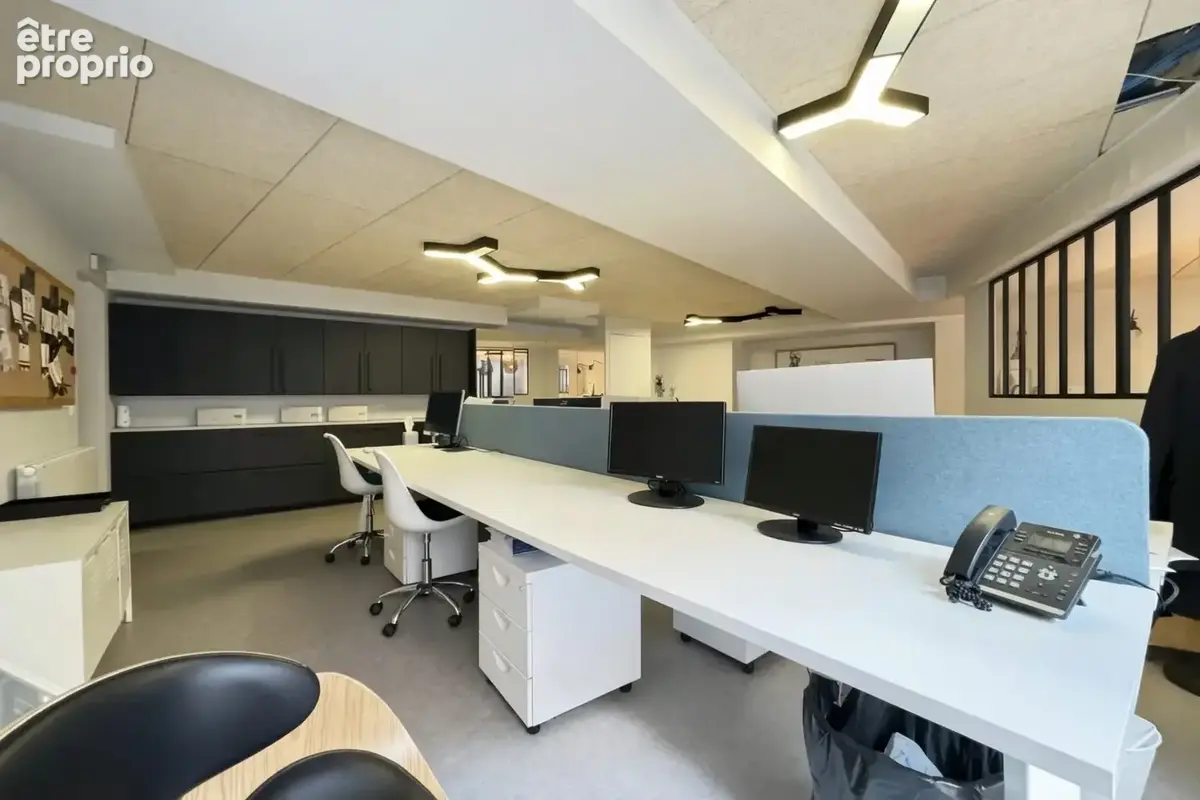 Commerce 195 m² à vendre à Paris-18e (75018) - photo 3