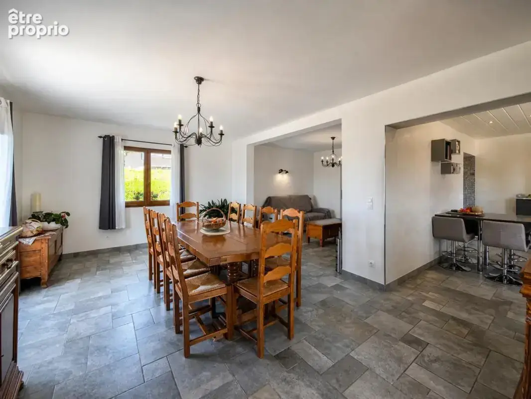 Maison de 8 pièces de 145 m² à Vinzier - photo 2