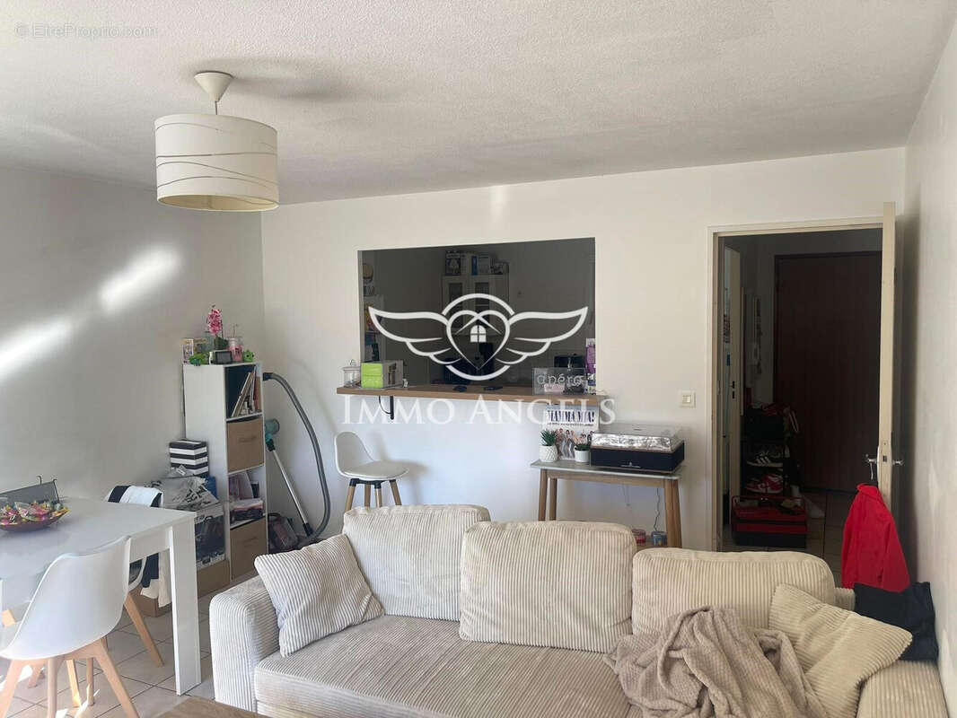 Appartement à BAGNOLS-SUR-CEZE