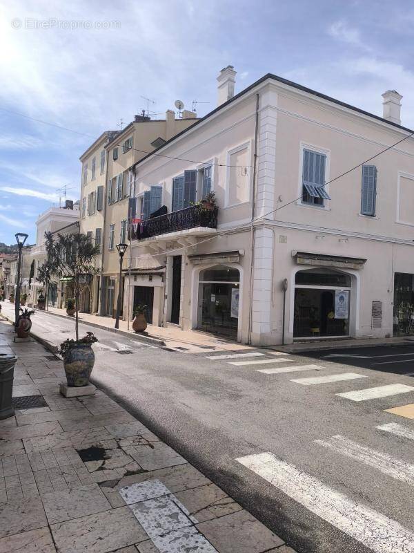 Appartement à VALLAURIS