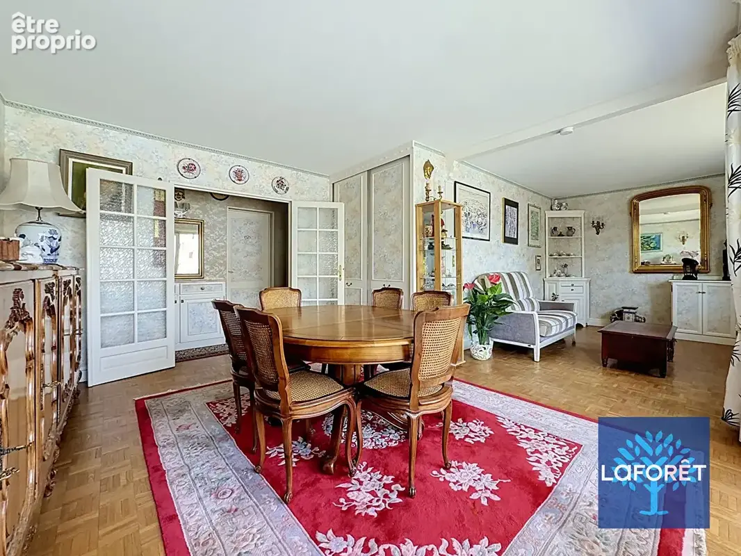 Appartement à CHILLY-MAZARIN