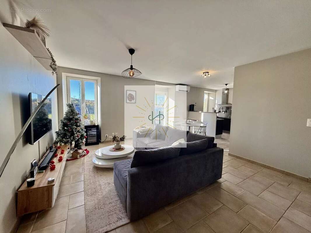 Appartement à MONTBOUCHER-SUR-JABRON