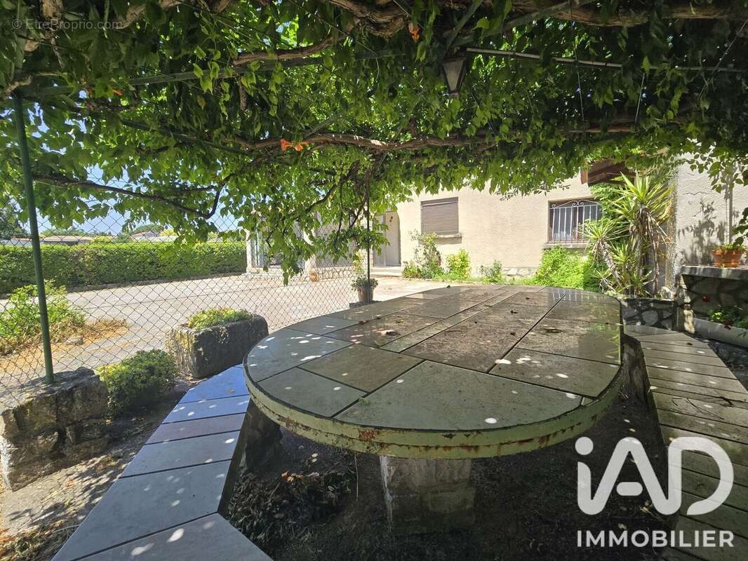 Maison 79 m² à Laudun-L'ardoise  - photo 3