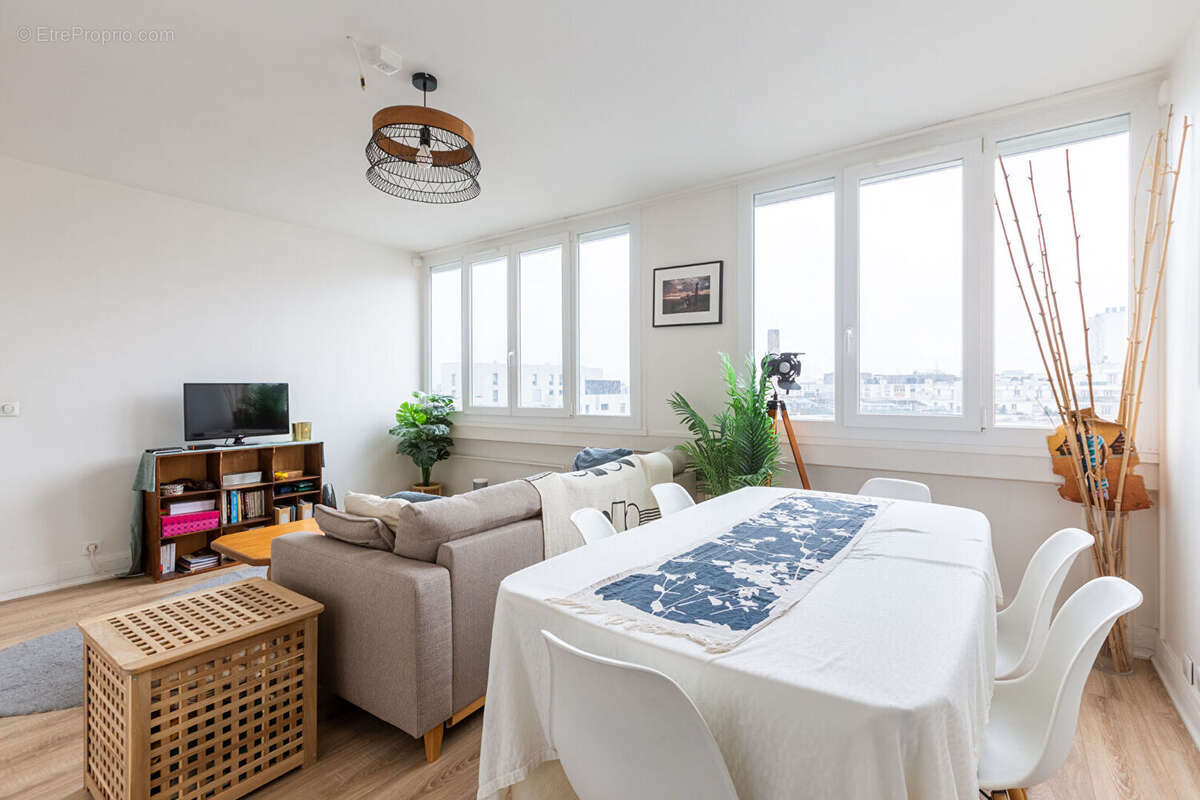 Appartement à PARIS-14E
