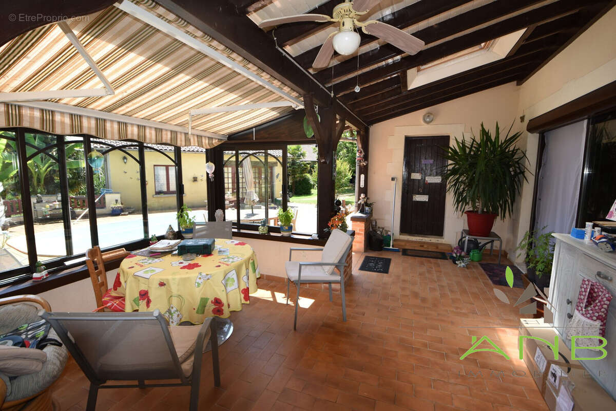 Maison à SAINT-PARDOUX-LA-RIVIERE