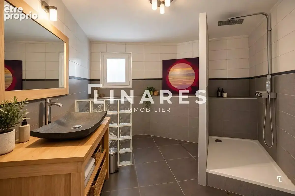 LA BASTIDE AUX OLIVIERS - Maison T6 de 180m2 - Piscine - Pool house - Terrain 1300m2 - 13190 Allauch - photo 24