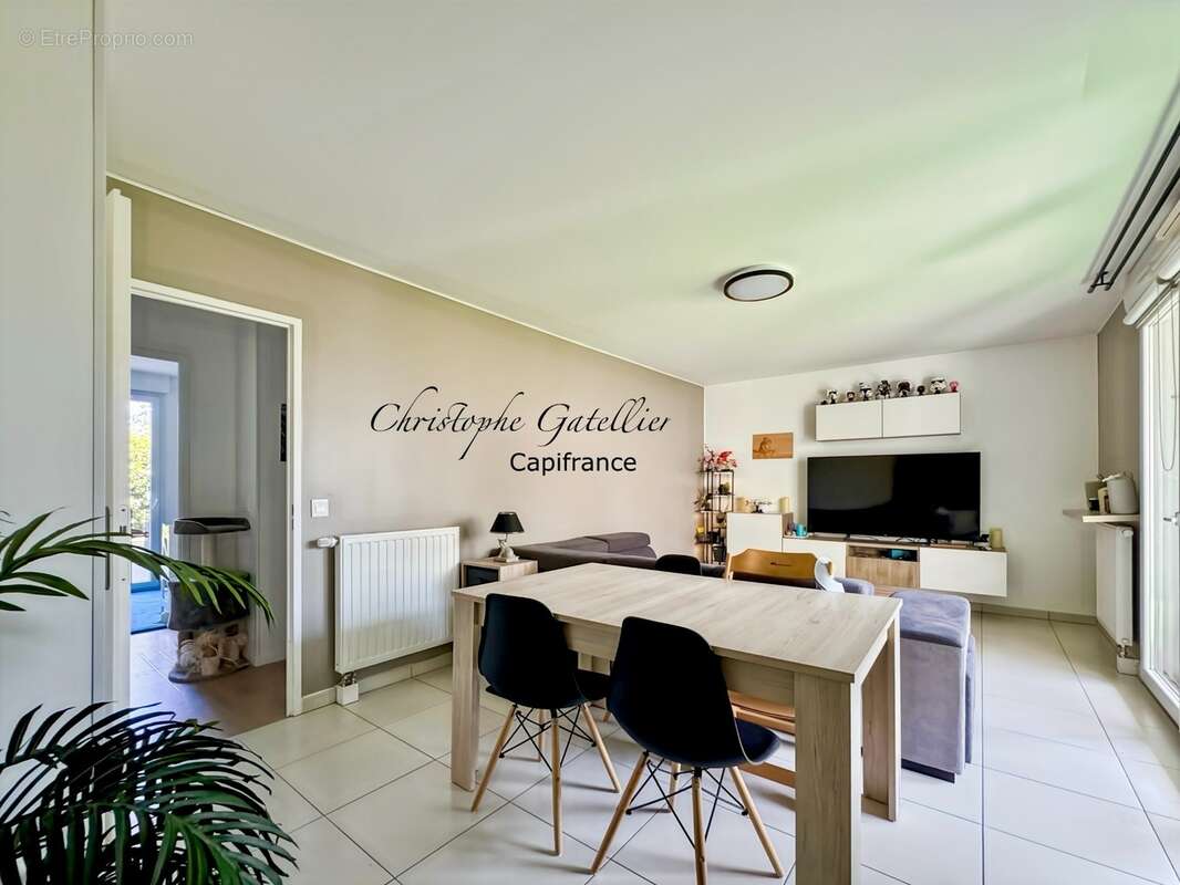 Appartement 4 pièces – 3 chambres - jardin - terrasse – double parking en sous-sol  - photo 4