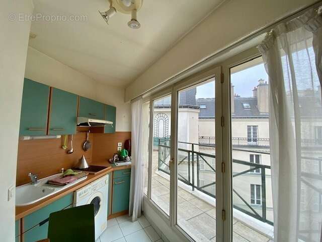 Appartement à PARIS-17E