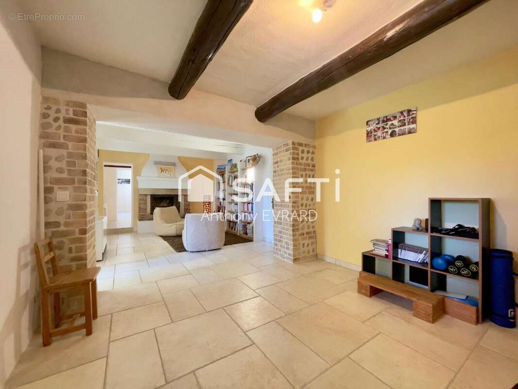 Maison 210 m² à Vaison-La-Romaine  - photo 4