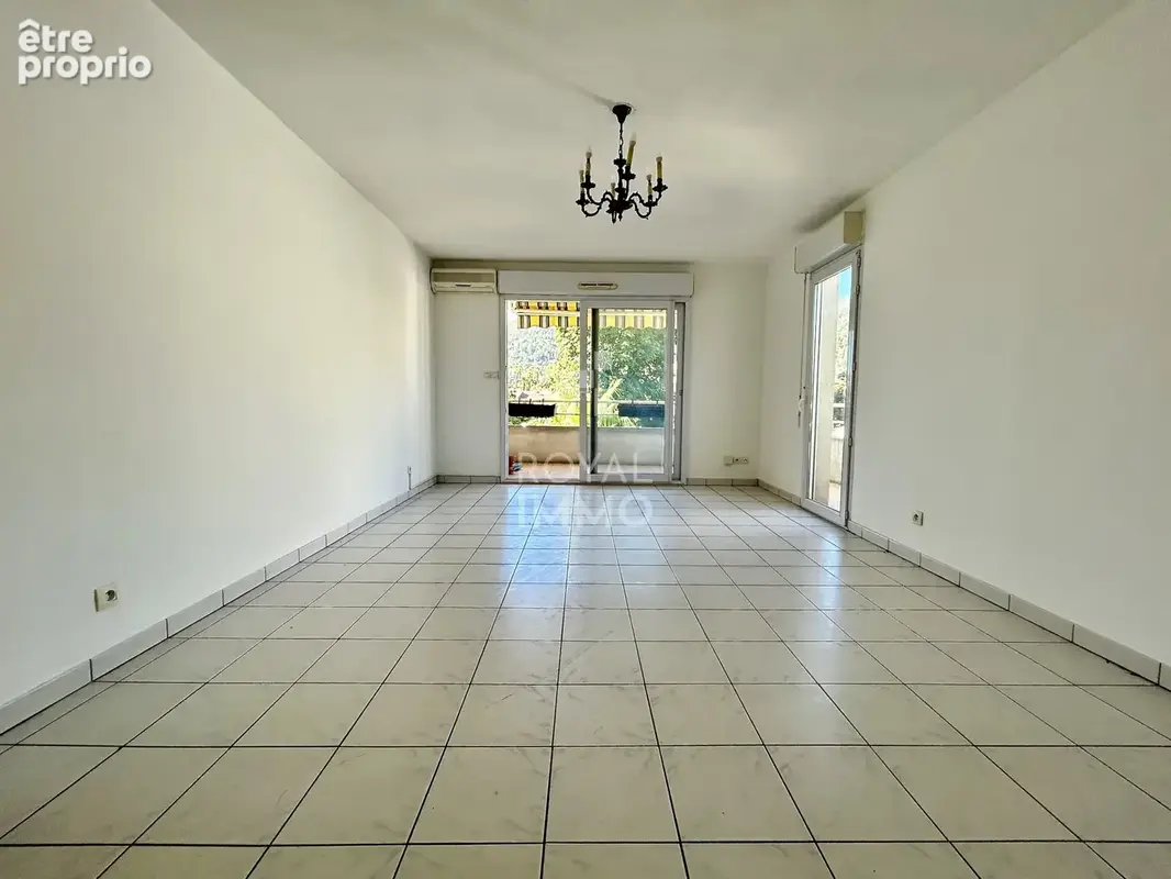 Solliès-pont   -  appartement type 4 avec terrasse et loggia - photo 2