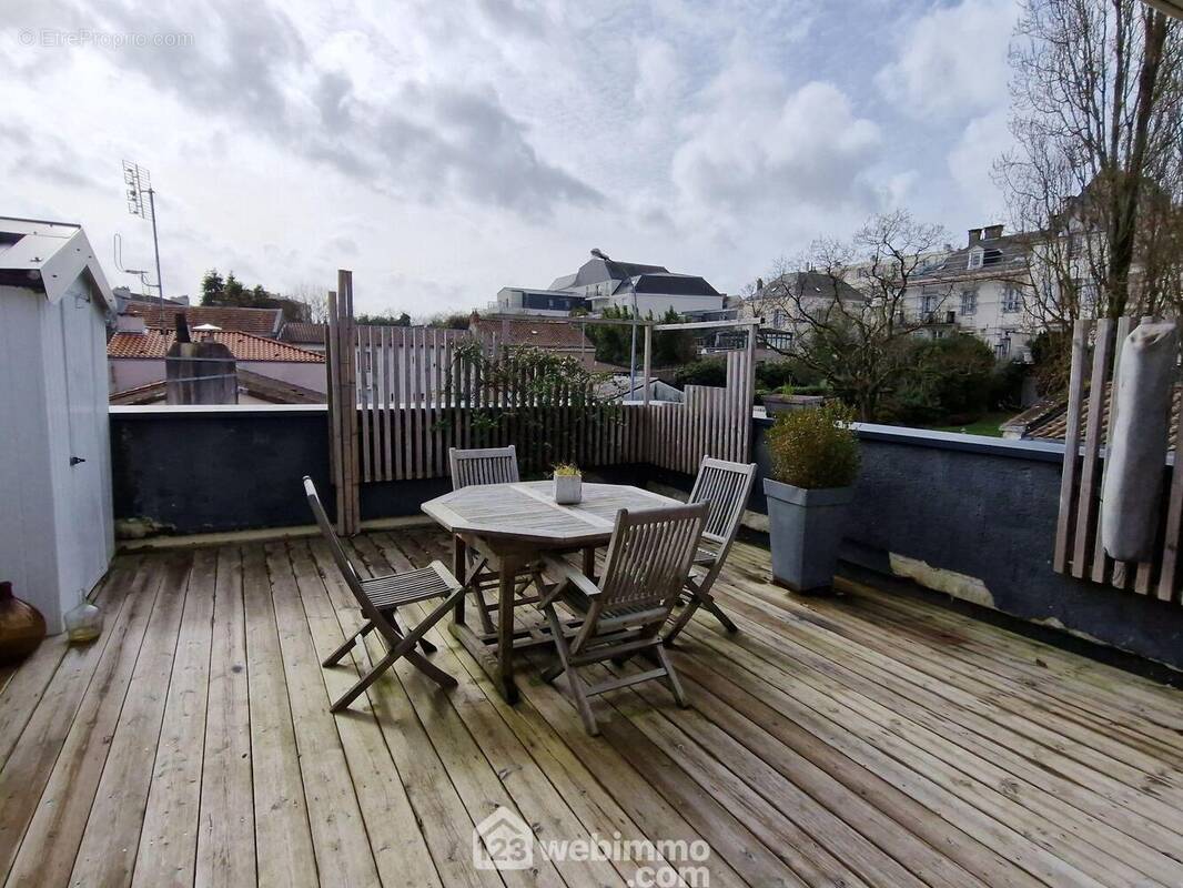 Belle terrasse exposée sud. sans vis-à-vis. - Appartement à LA ROCHE-SUR-YON