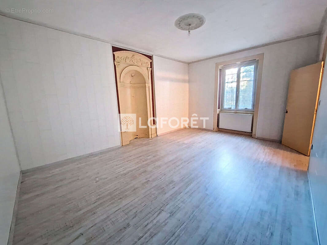 Appartement à GRAY