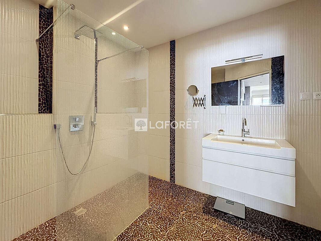 Paris 16e Secteur Mallet-Stevens  Appartement 3 pièces de 94,30 m² - photo 6