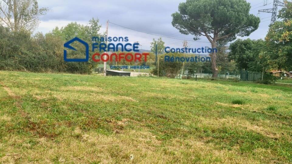 Terrain à MONTGISCARD